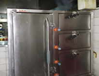 成都商用廚房設備專家告訴你如何解決海鮮蒸柜漏氣的問題