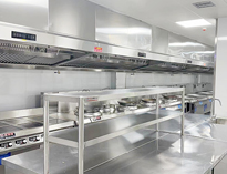 成都連鎖餐廚設(shè)備廠家告訴你不銹鋼商用廚具的清洗和使用注意事項(xiàng)